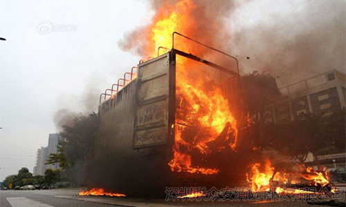 货车起火 货车起火